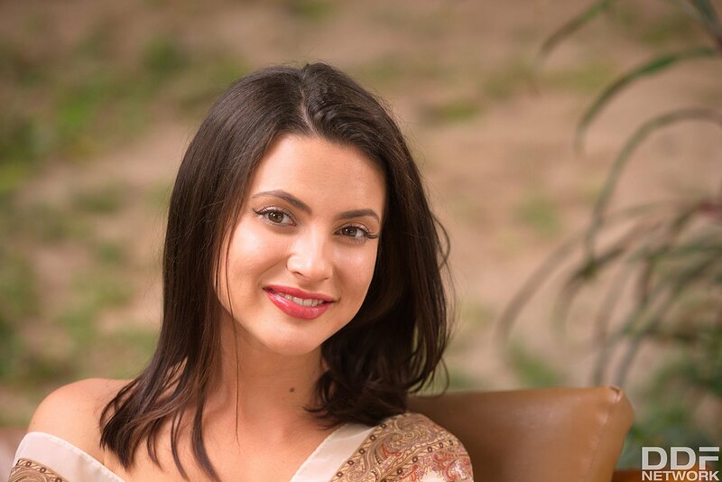 Алиса, 24